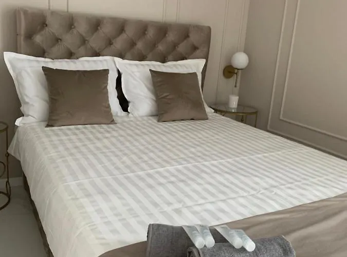 Mali By The - North * Mamaia